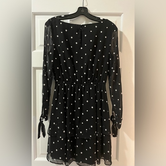Dresses & Skirts - Ann Taylor Dress, black with white flowers, size 2